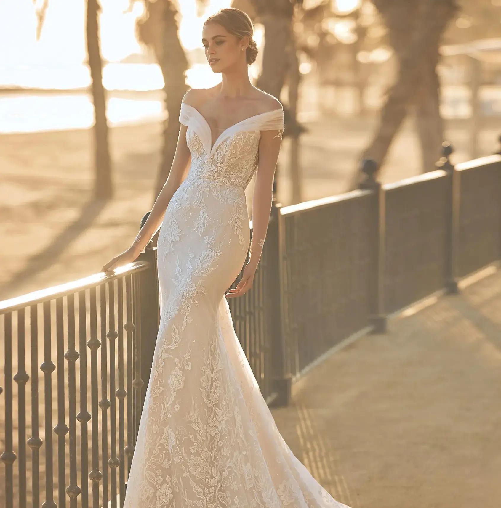 Romantic Lace Wedding Dresses: Feminine and Delicate Bridal Styles Image